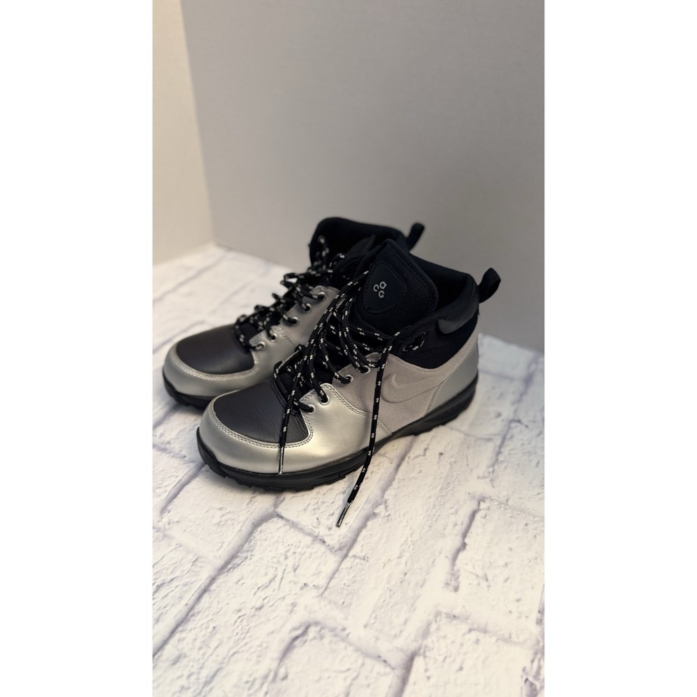 Nike Manoa LTH Boots Shoes 472648 020 Metallic Silver Black Boys Size 7Y